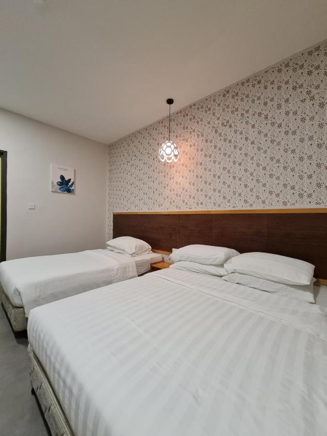 Hotel Bestari Куала Липис Екстериор снимка