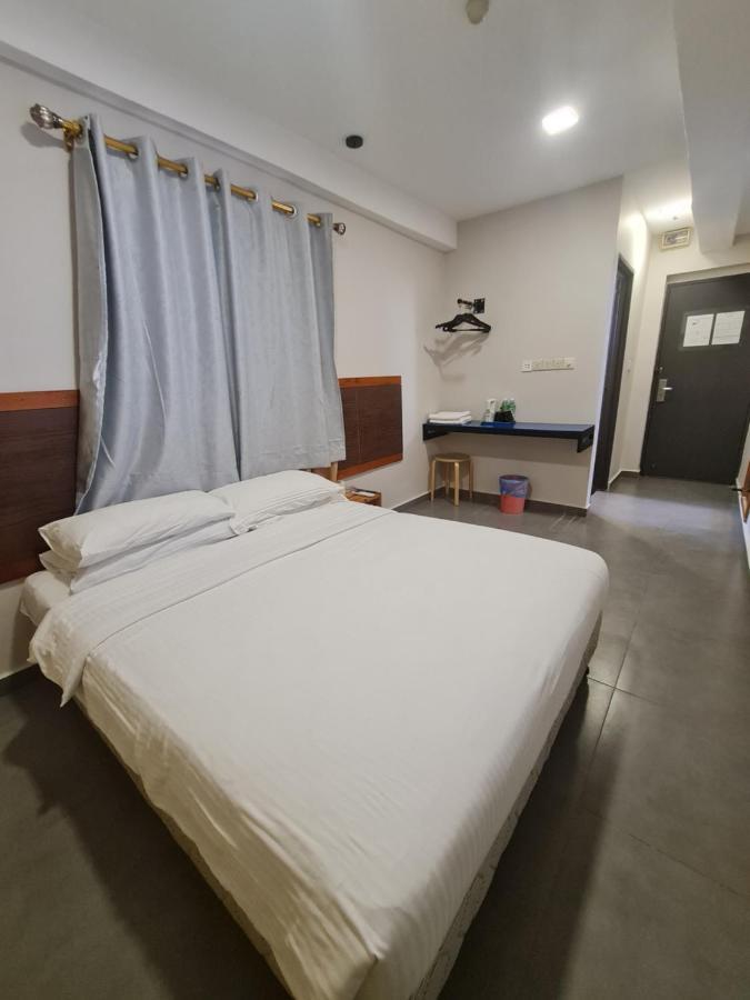 Hotel Bestari Куала Липис Екстериор снимка