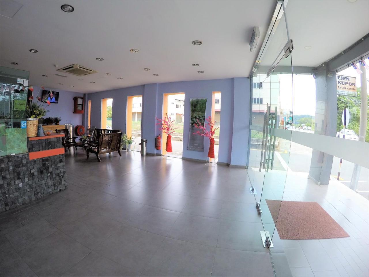 Hotel Bestari Куала Липис Екстериор снимка