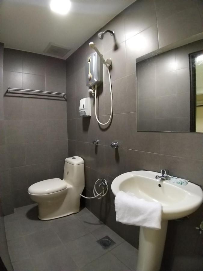 Hotel Bestari Куала Липис Екстериор снимка